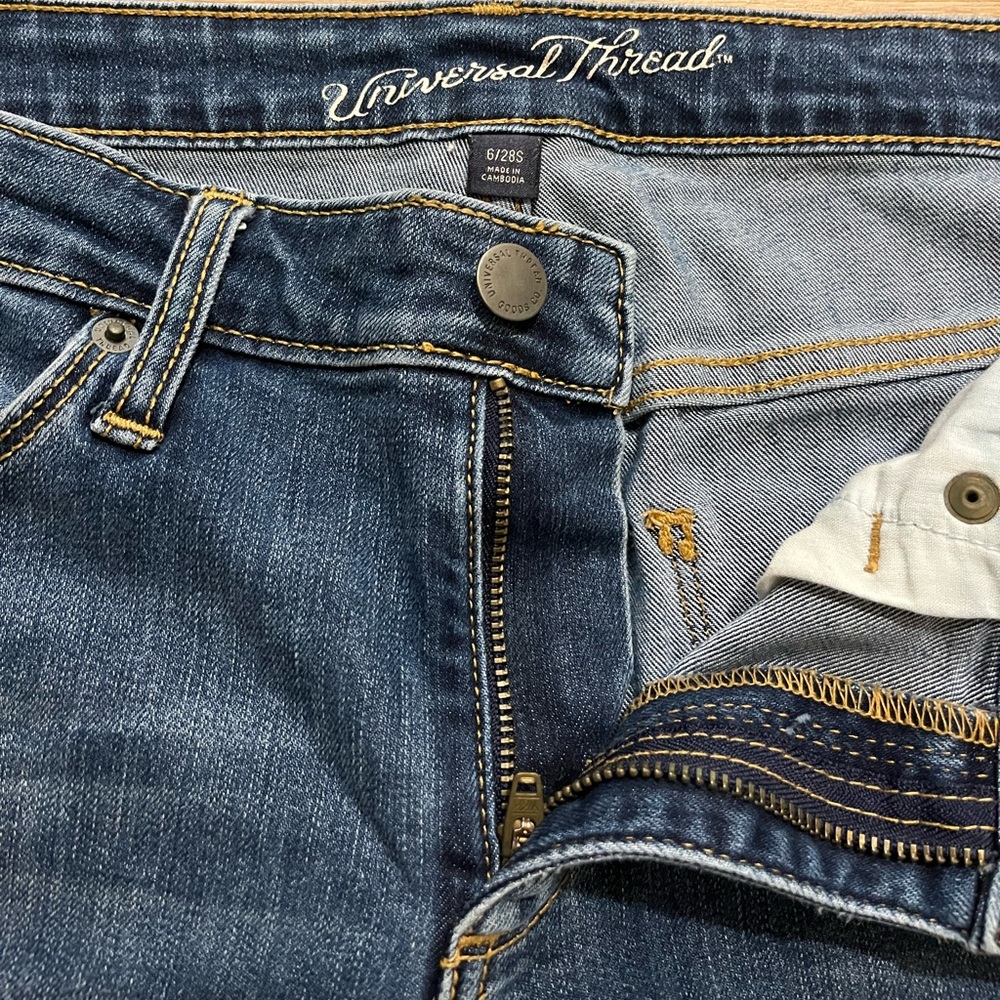Universal Thread Mid Rise Skinny Jeans - Picture 3 of 5